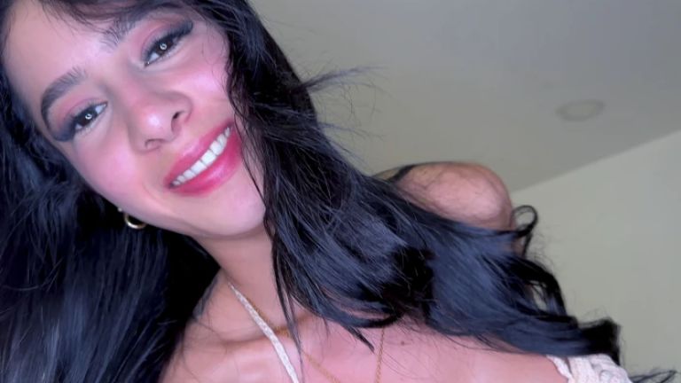 Nicolane Caught Me Jerking off so She Offered Me Her Mouth and Pussy to Cum