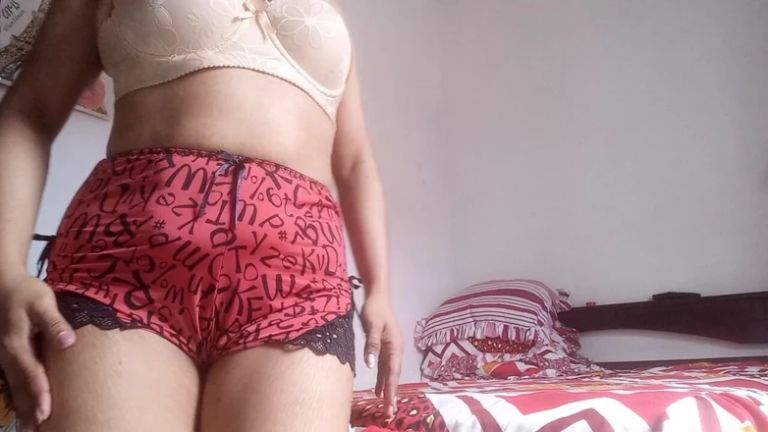 Come on Stepmommy, You Can!! My Wife Sluts Showing Her Rich Pussy in Different Positions