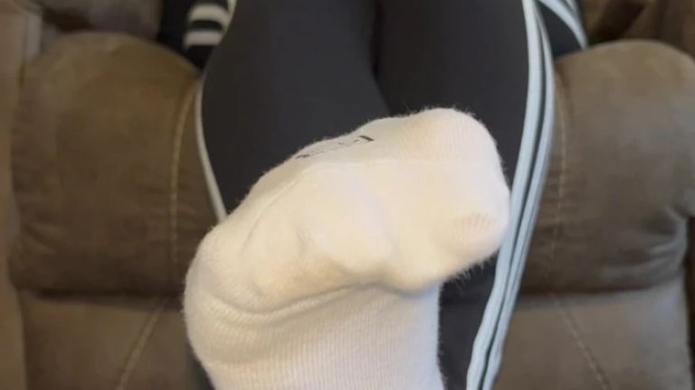 Silent Sock Tease - Ivys Feet - Footivities