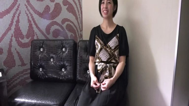 A Wife of Many Years of Marriage, Who Has Been on a Secret Meeting, Shows off Her Boundless Desire in Front of the Camera!