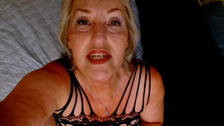 1452 the Queen of Ir Roleplay Brings a Smoking JOI Full of Verbal Humiliation and Loving Kisses