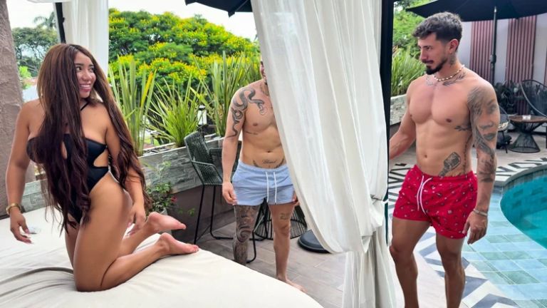 Threesome! We Put Sunscreen on My Neighbor's Whore and She Got Really Horny! -verito Aguas Y Duvan