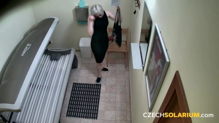 Czech Solarium 323: Blonde Puts on a Flirty Solarium Show
