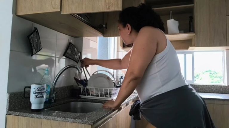I Hire a MILF Employee and Watch How She Ends up That Big Ass Masturbated Her Rich Fat Pussy