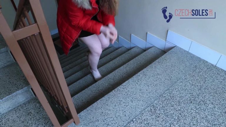 Ginger's Freezing Hurting Feet Nightmare