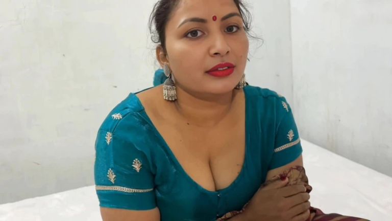 Young stepnephew and beautiful aunty apply oil or fuck her ass a lot