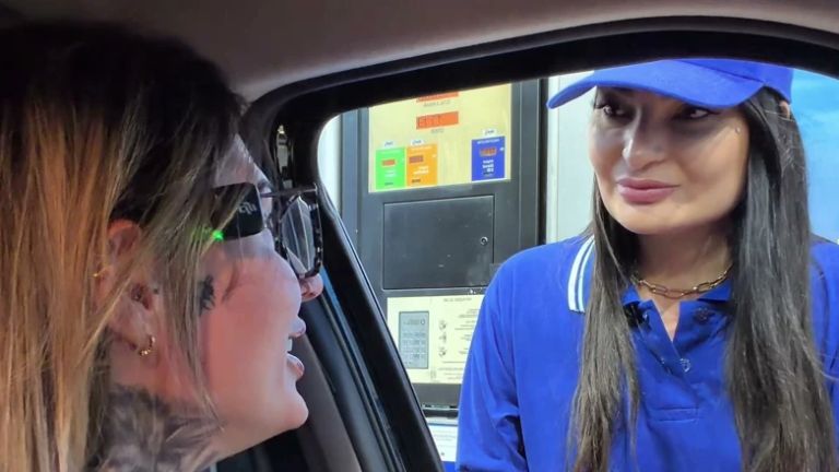 Frenstista Accepted to Give Her Pussy and Got Into the Car When She Took off Her Blouse We Were Surprised and When She Put Her T
