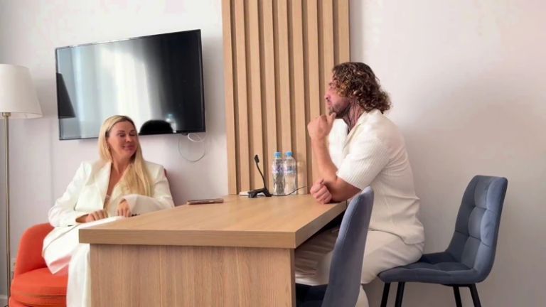 Olga Moore at the Casting: a Hot Interview and the Signing of a Bold Contract