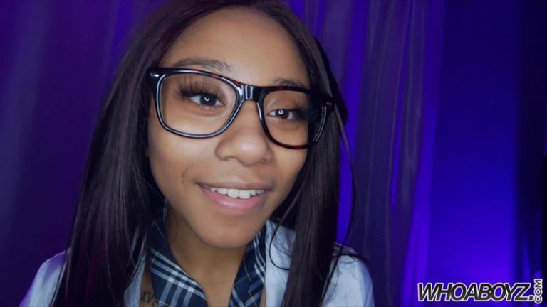 College Girl Amari Gold Gives a Double BJ
