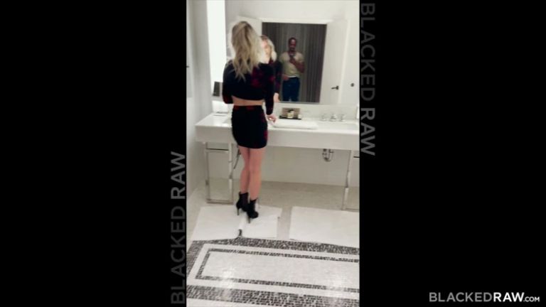 Blackedraw Petite Blonde Scarlett Takes on Isiah's BBC