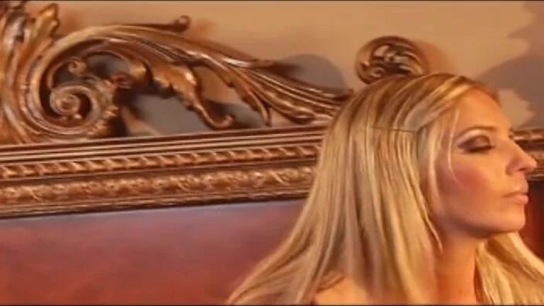 Stunning French Sluts Using Fingers and Lickings Skils to Make Each Other Cum